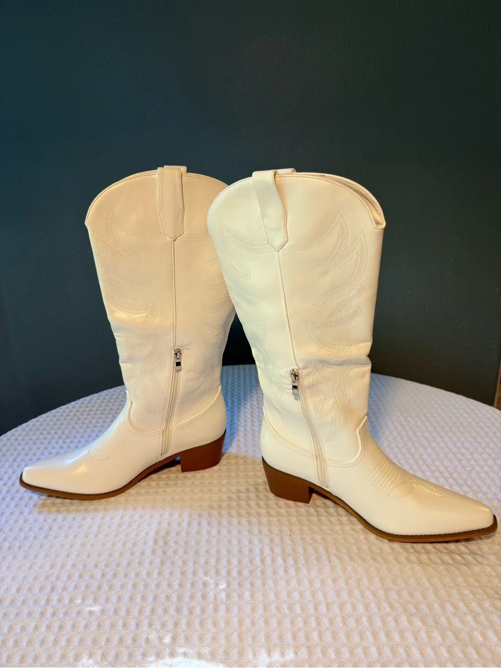 IDIFU White Knee-High Western Cowboy Boots for Women